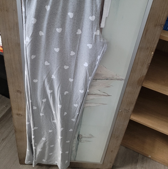 Sleeping wears - Picture 2 of 2